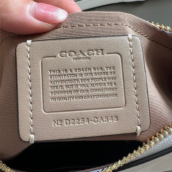 NWT coach Teri Shoulder Bag In Signature Canvas CA548 - Picture 8 of 8